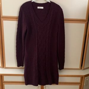 Abercrombie size M cable knit sweater dress in EUC, in burgundy, knee length